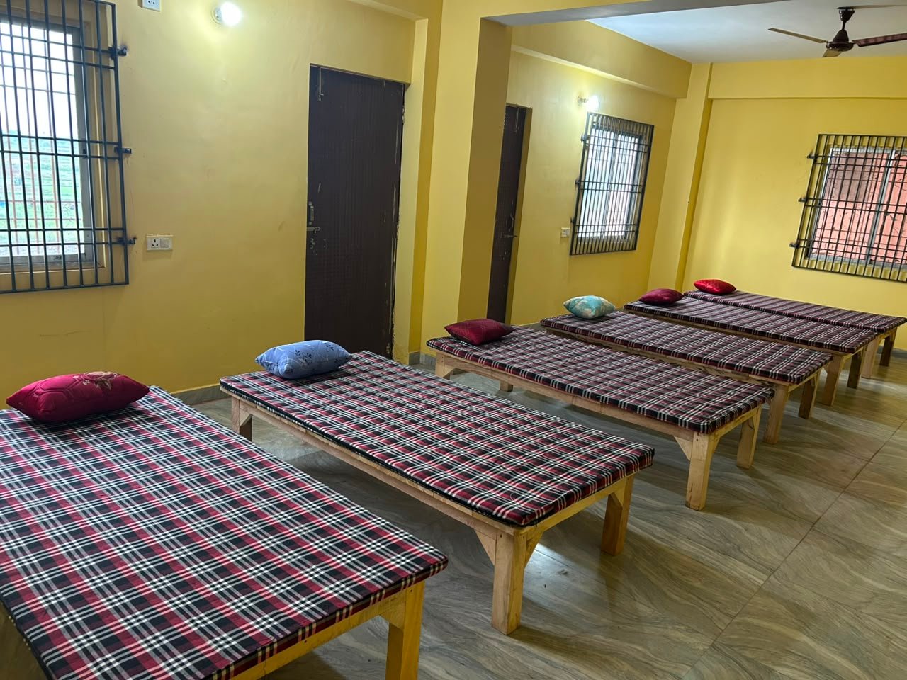 साफ सुथरे बिस्तर